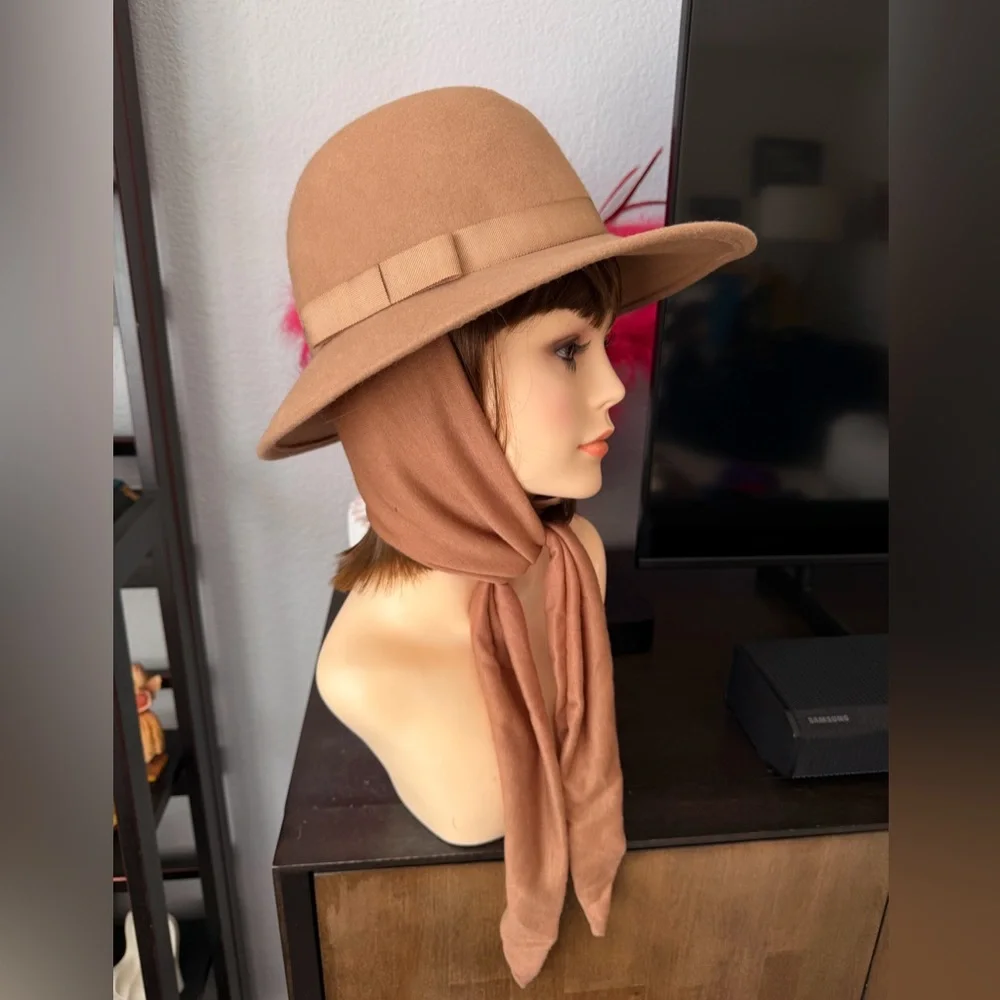 Lancaster Tan Fedora with Attached Matching Scarf